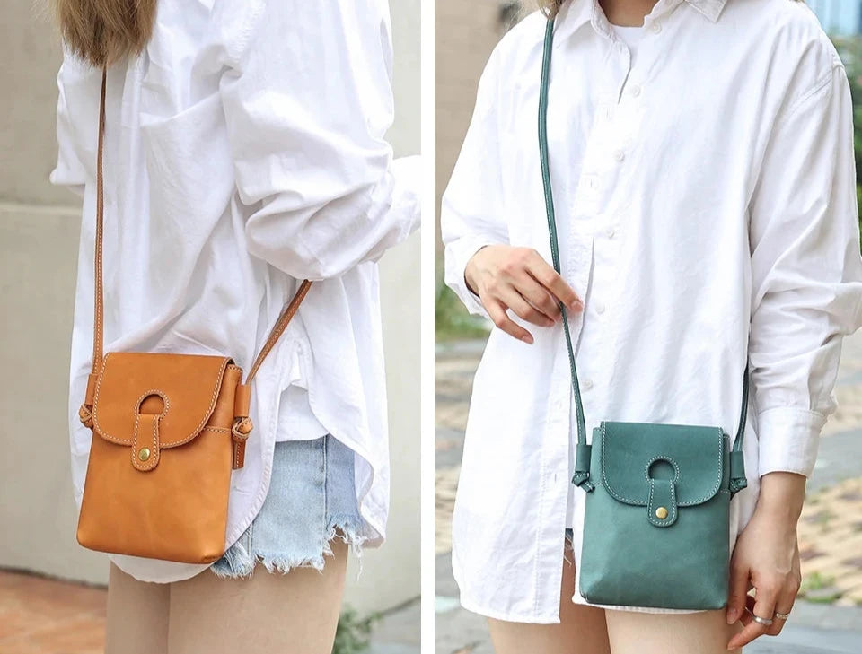 two leather crossbody bags in  brown and the other in light blue, perfect to complement a casual and modern look.