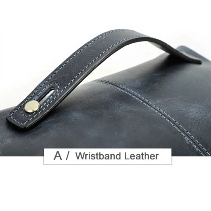 Detail of a leather wristband accessory, highlighting its elegant appearance and the quality of the material. 